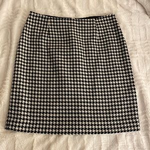 Black and White Houndstooth Skirt Size 4